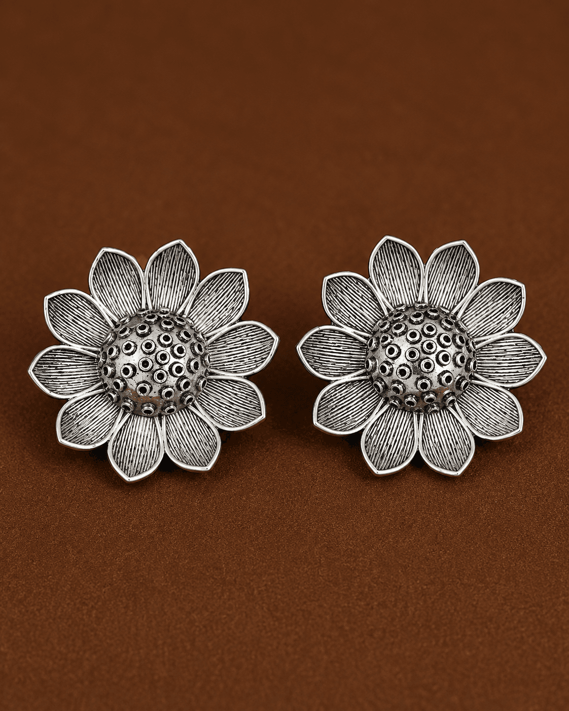 Gauri Stud Earrings in Silver, size 3 cm