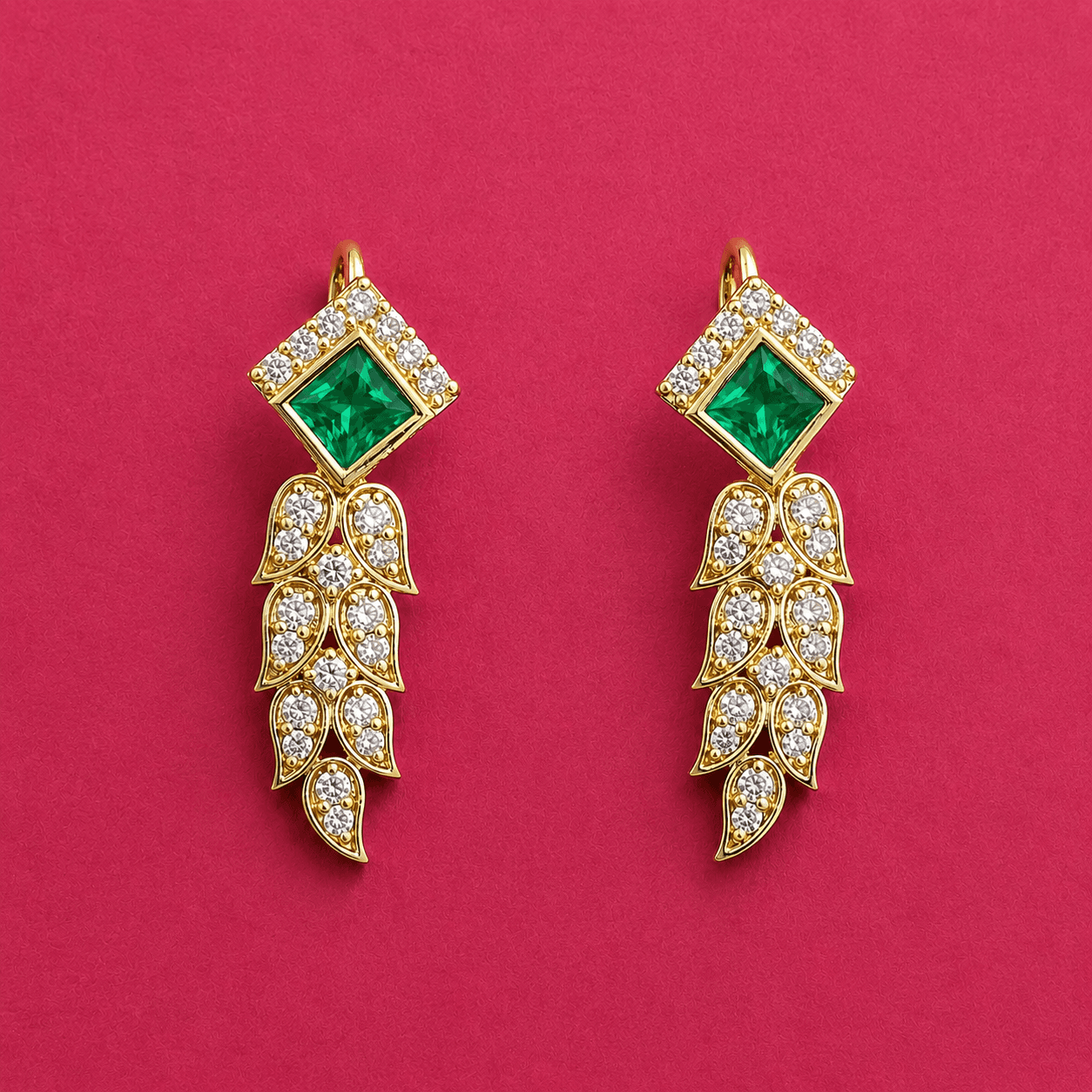Astera Ear Cuffs in Green, size 2.6 cm